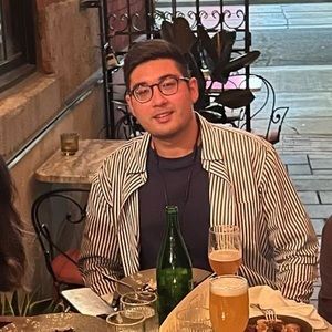 Meet your Posher, Pooyan